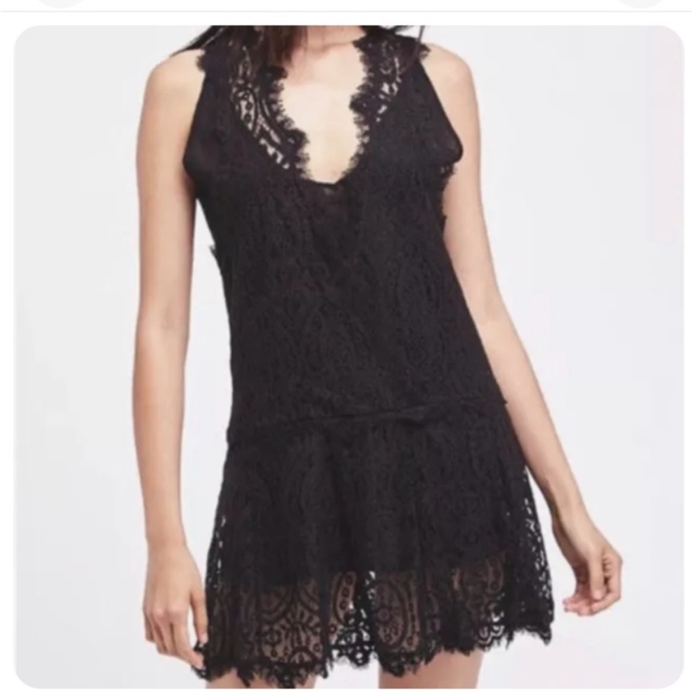 Free people LBD lace flowy 90’s feminine cottagecore mini dress. Size XS